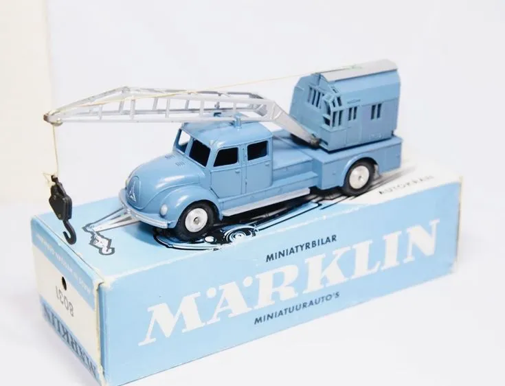 /img/53810-diecast-toy-truck-fake.webp
