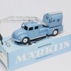 /img/53810-diecast-toy-truck-fake.webp