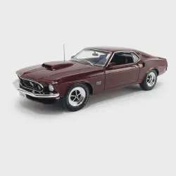 /img/53823-displaying-diecast-cars.webp