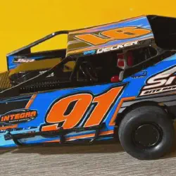 /img/53830-diecast-dirt-car-value.webp