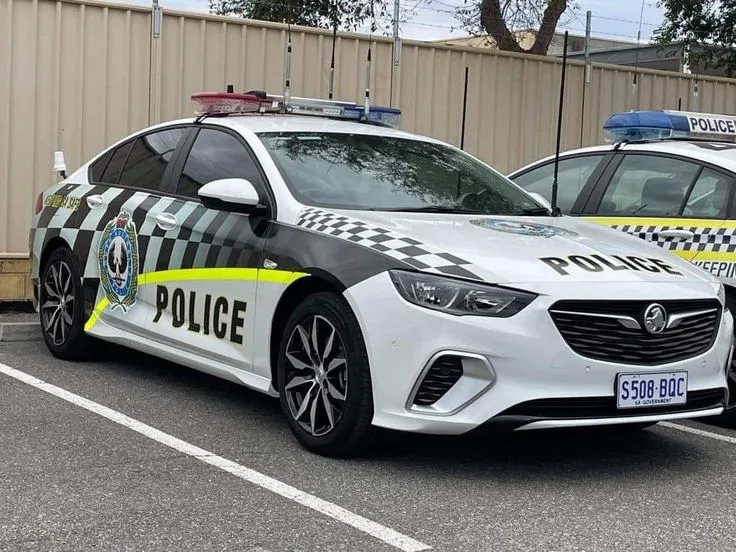 53835 australian police car diecast 1