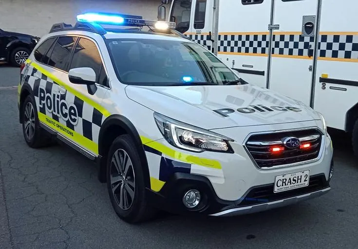 /img/53835-australian-police-car-diecast-7.webp
