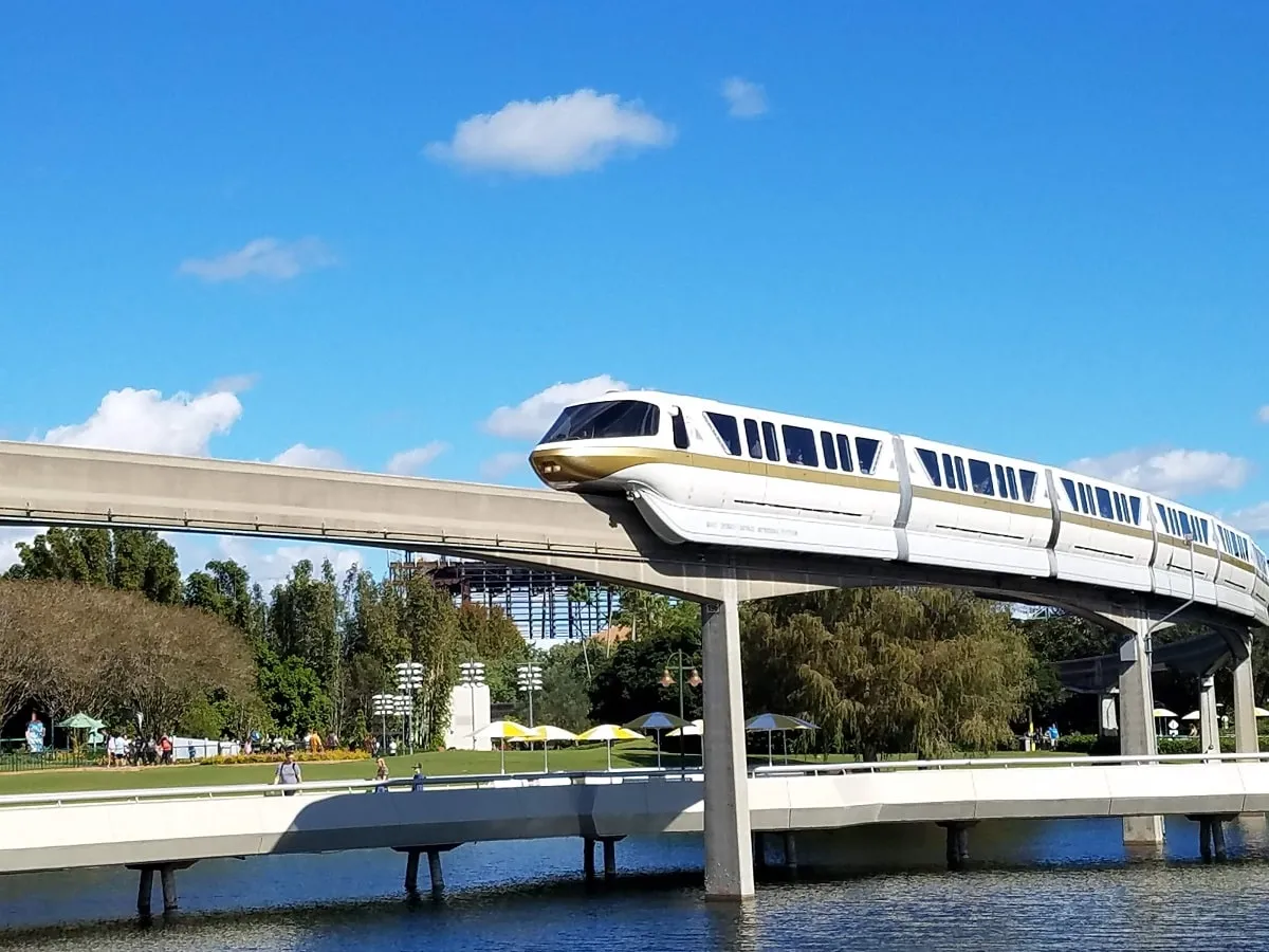 /img/53857-disney-monorail-facts.webp