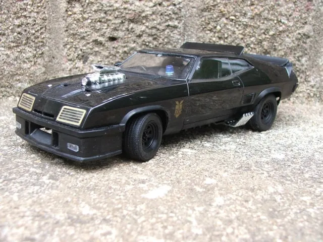 /img/53878-mad-max-2-diecast-close-up.webp