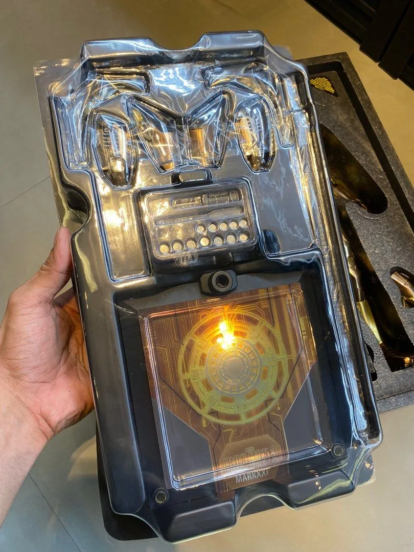 53883 hot toys midas diecast packaging