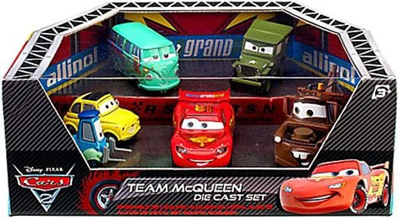 /img/53886-cleaning-diecast-cars.webp