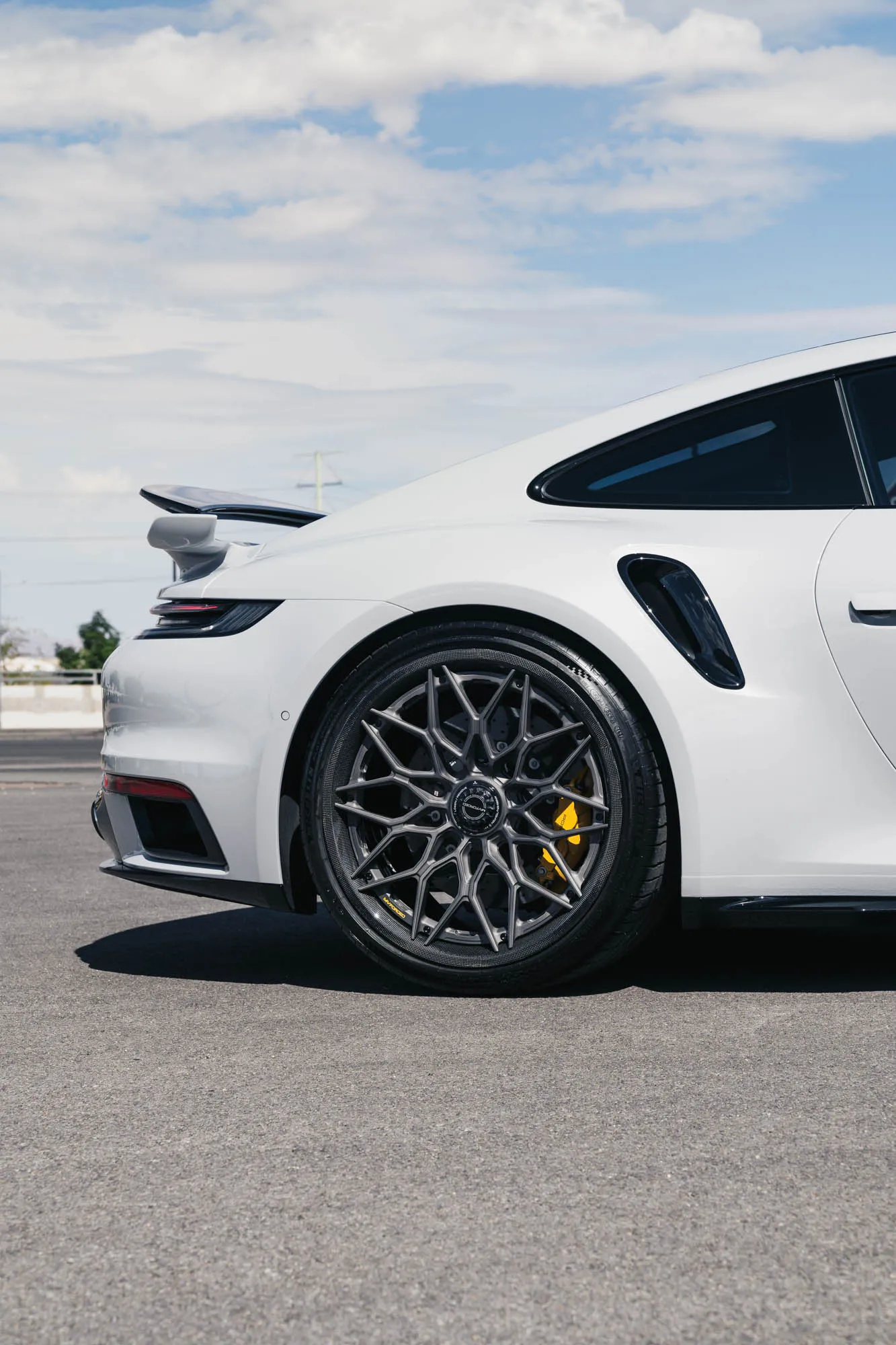 53893 porsche 992 turbo diecast overview