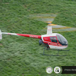 /img/53895-diecast-robinson-helicopter-cleaning.webp