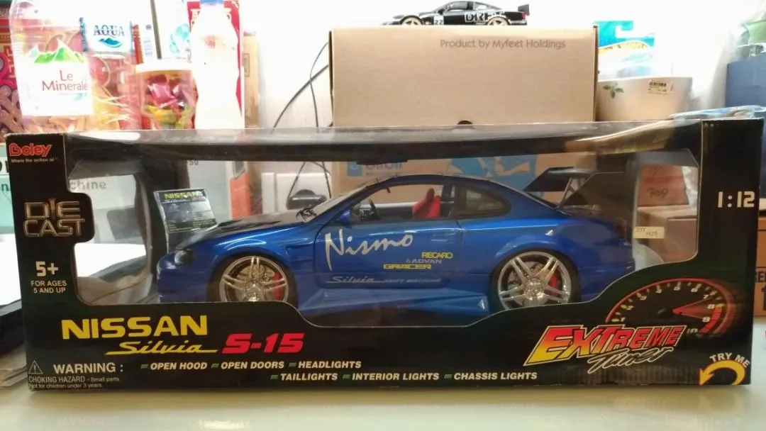 53901 memilih diecast mobil