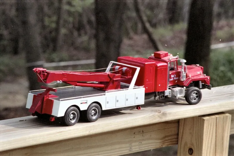 53907 modern diecast wrecker