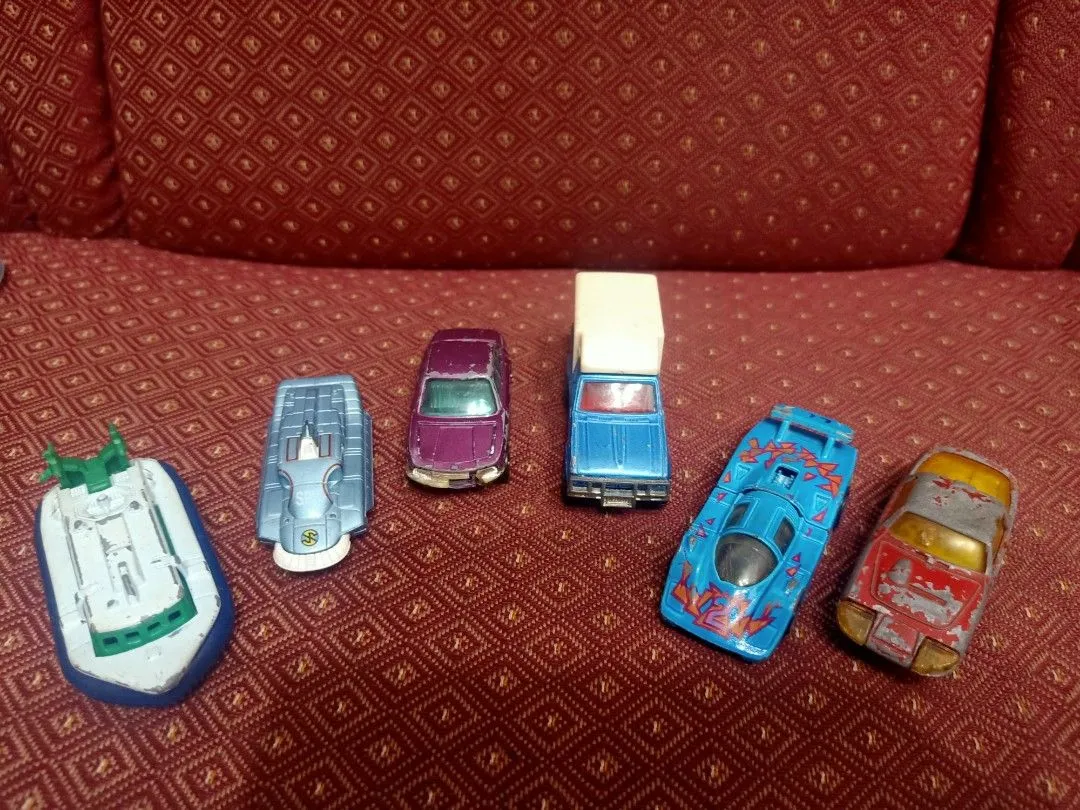 53913 authentic diecast car