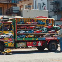 /img/53925-packaging-diecast-cars.webp