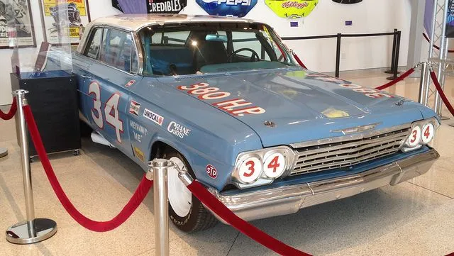 /img/53927-wendell-scott-racing-history.webp