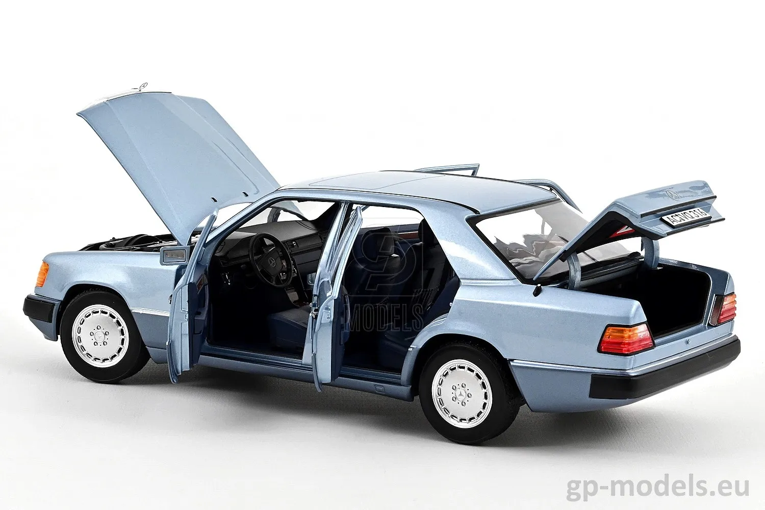 53934 w124 diecast models intro