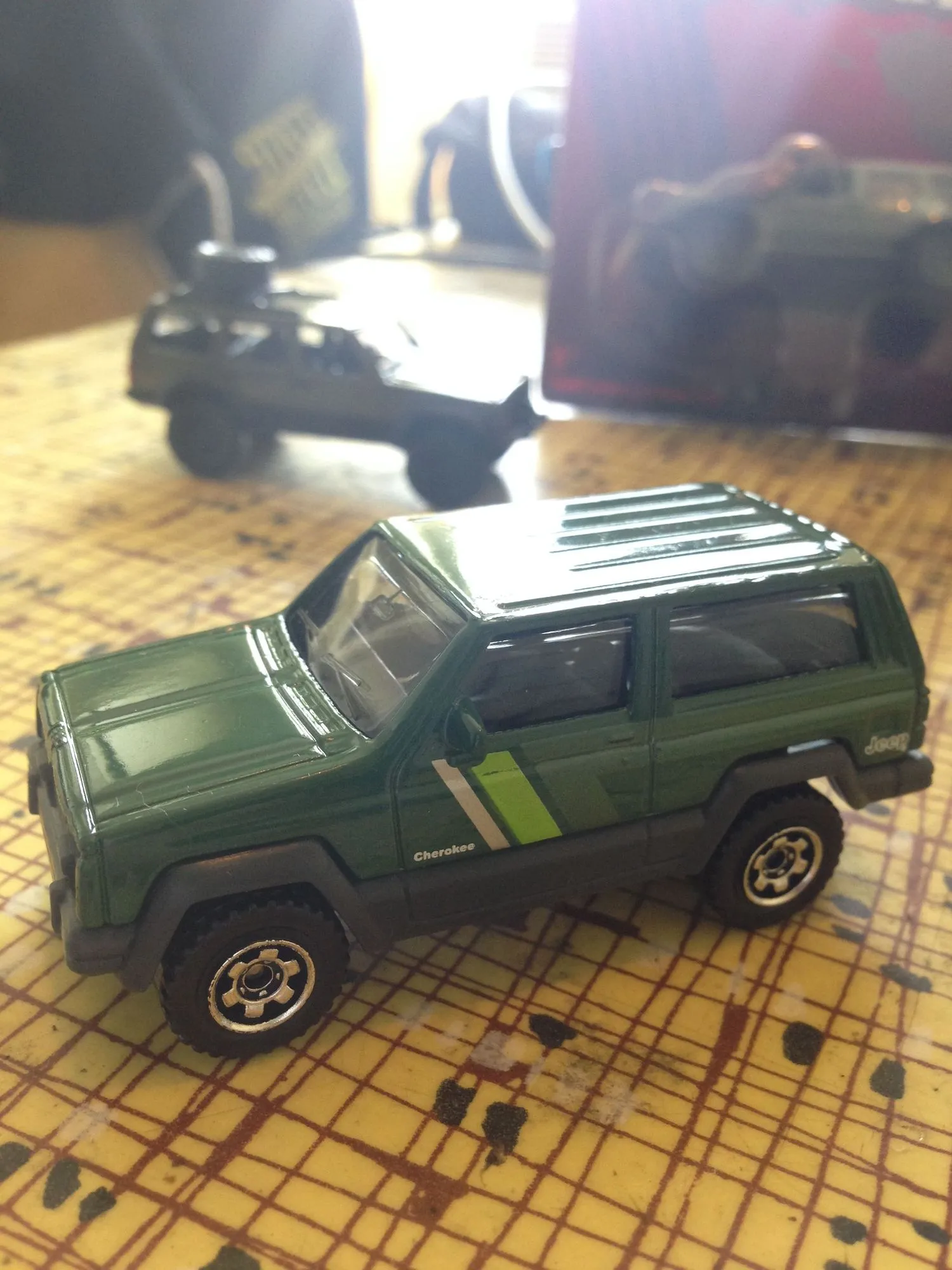 /img/53944-diecast-jeep-cherokee-model-3.webp
