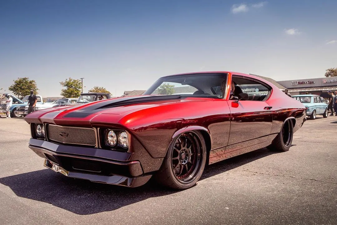 /img/53952-chevelle-diecast-display.webp