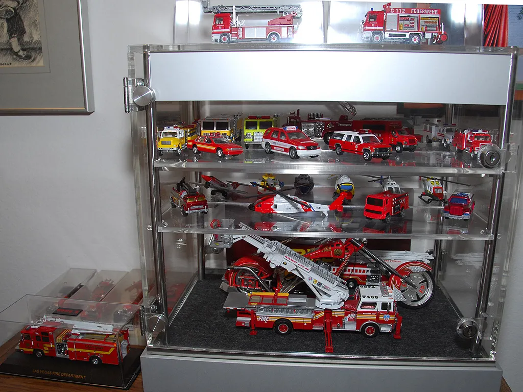 53968 fire truck replica exterior