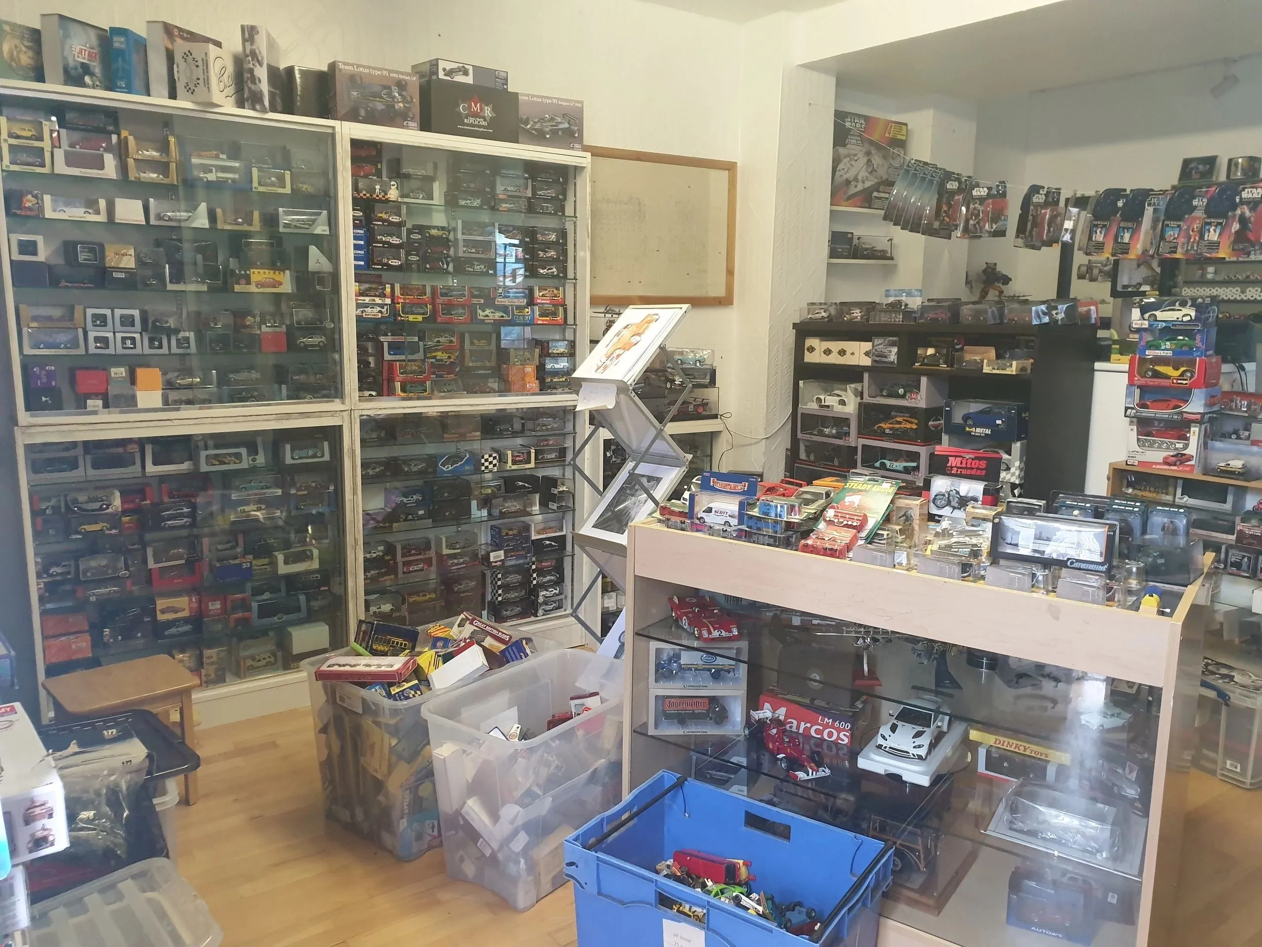 /img/53980-diecast-model-collection.webp