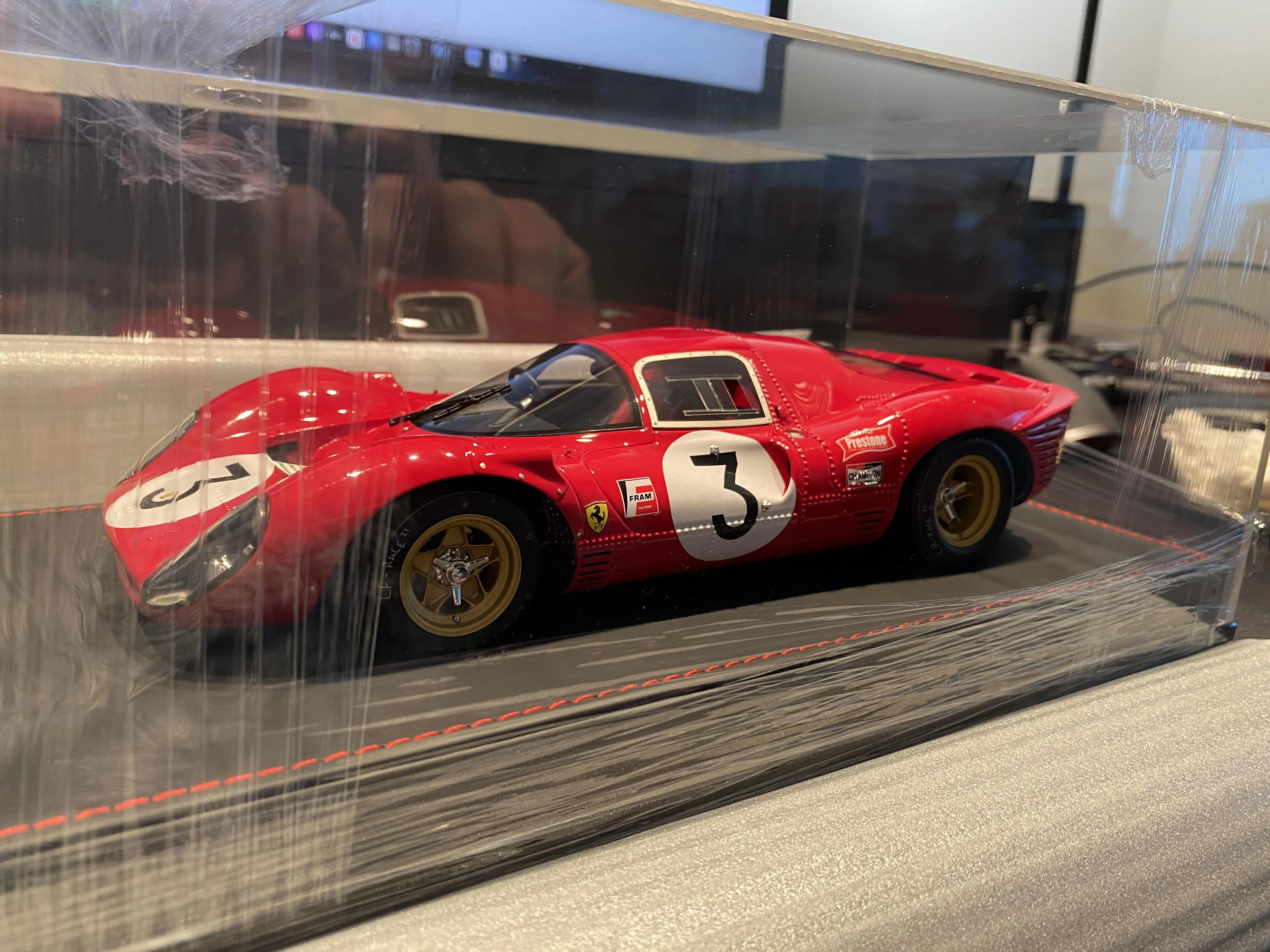 /img/53987-looksmart-ferrari-330p4.webp