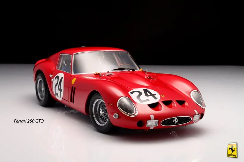 /img/53989-chevrolet-corvette-sting-ray-diecast.webp