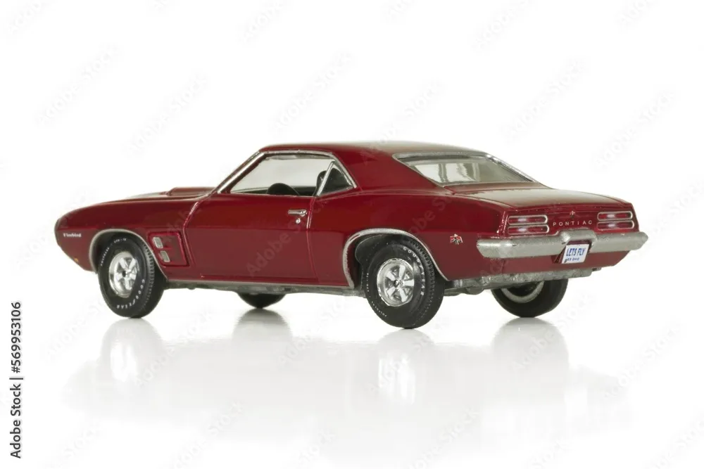 54053 1969 plymouth road runner diecast.jpg