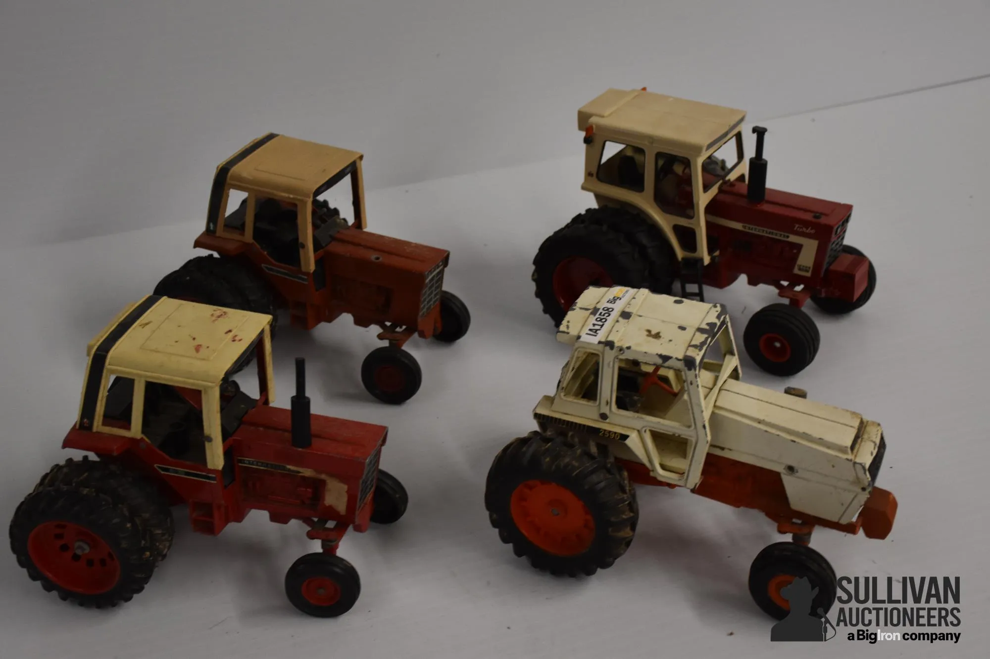 54056 diecast tractor scale