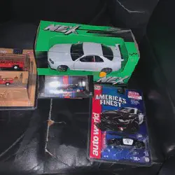 /img/54069-model-car-show.webp