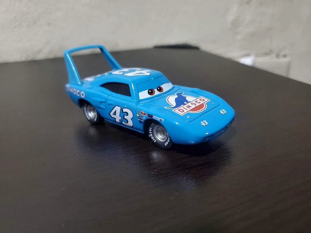 /img/54079-disney-cars-specialty-stores.webp