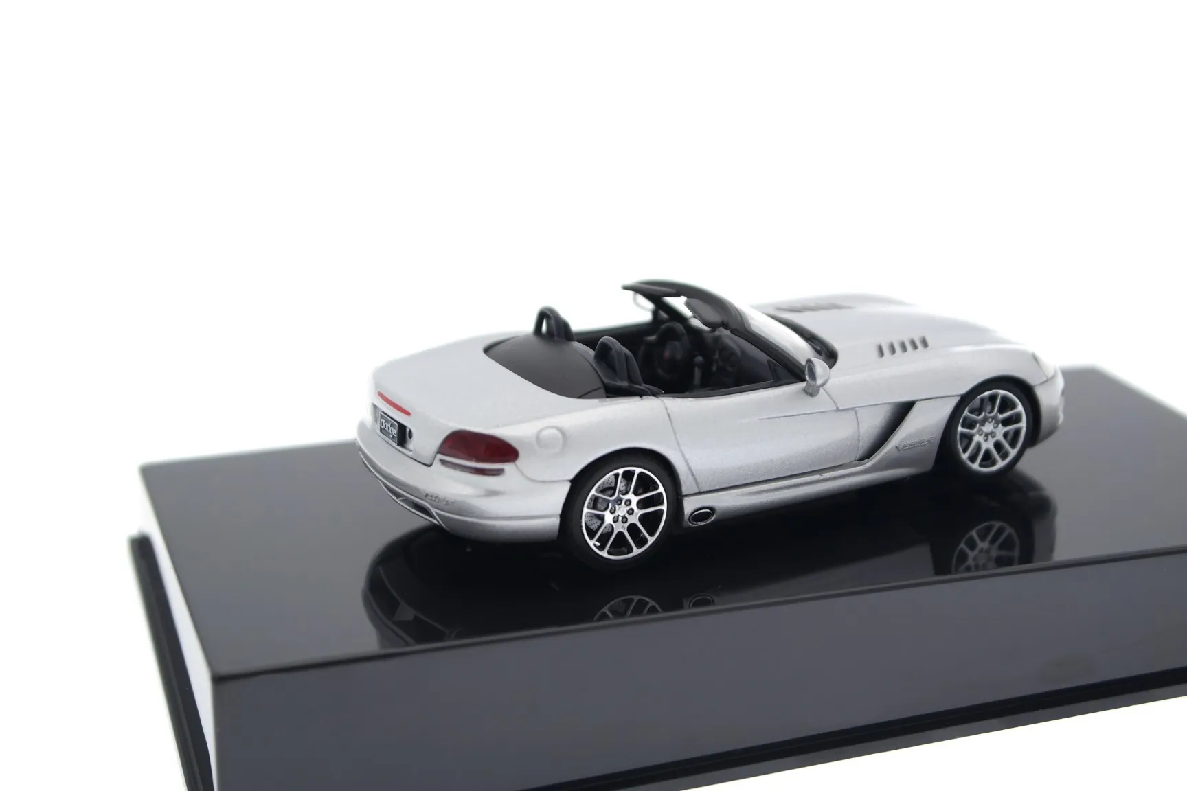 54137 dodge viper srt10 brands