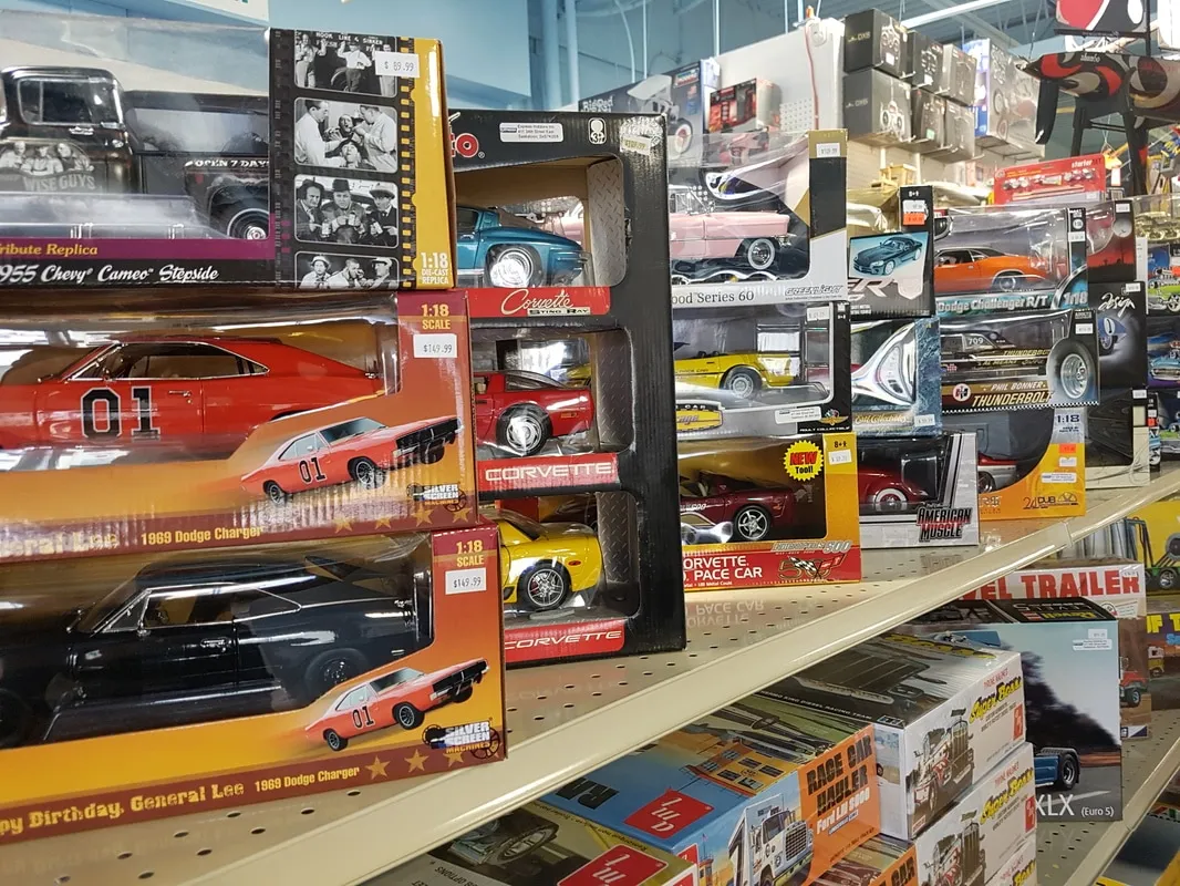 54138 cleaning diecast trucks