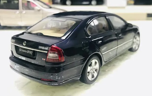 54154 diecast skoda octavia main
