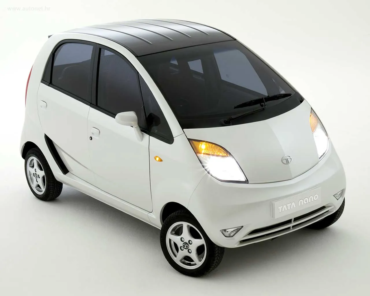 /img/54169-tata-tigor-diecast.webp
