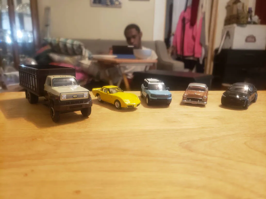 /img/54171-diecast-collection.webp
