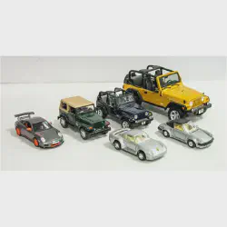/img/54174-displaying-diecast-cars.webp