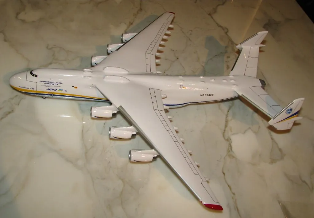 54178 antonov 225 diecast display